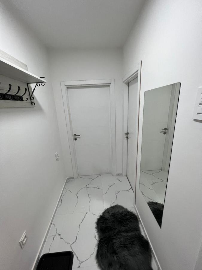 Apartman Paola - Massage Chair- 0-24 Self Check In Out- Zupanja Exteriör bild